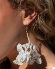 Load image into Gallery viewer, Flourishing Fantasia - Green Earring
