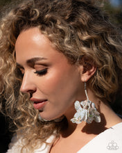 Load image into Gallery viewer, Flourishing Fantasia - Green Earring
