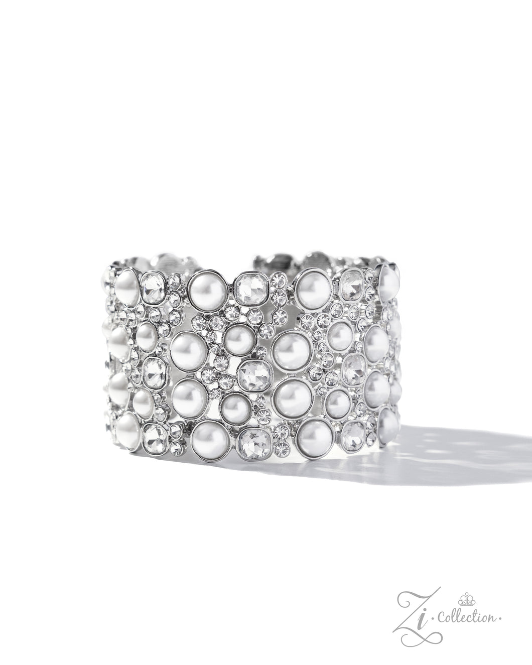Comfortable Chic - White Bracelet Zi Collection