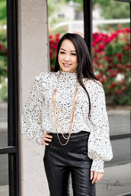 Load image into Gallery viewer, Commanding - Zi Collection Necklace
